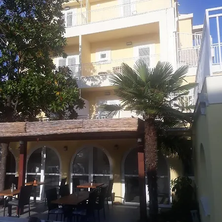 Castelletto בית הארחה 3*