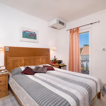 Castelletto Гостевой дом 3*